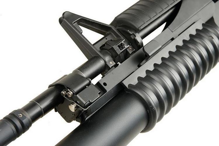 M203 Long – 3-in-1 kranaatinheitinpaketti M4/M16-sarjaan