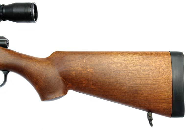 MB03EL pulttilukkoinen tarkkuuskivääri kiikarilla ja etujaloilla