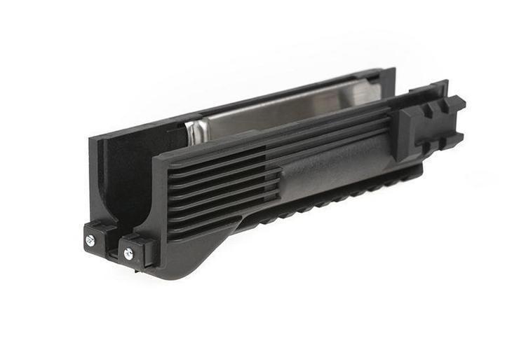 AK-9 tyyppinen (LCK-9) alempi etukädensija AK-sarjalaisille