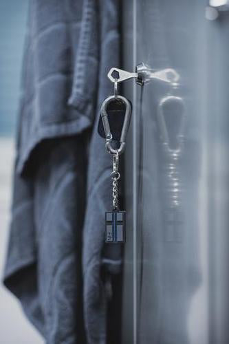 Thin Blue Line, avaimenperä