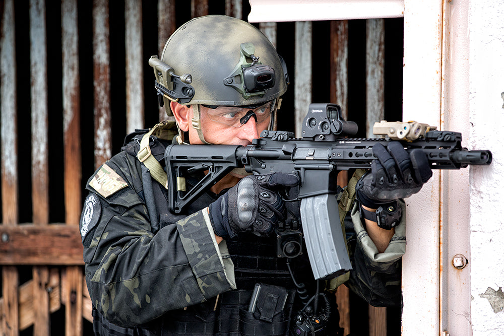 Crossbow One 2LS ballistiset sankalasit (kirkas ja savunharmaa linssi)