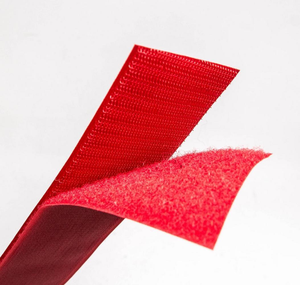 Of armbands (red/yellow)