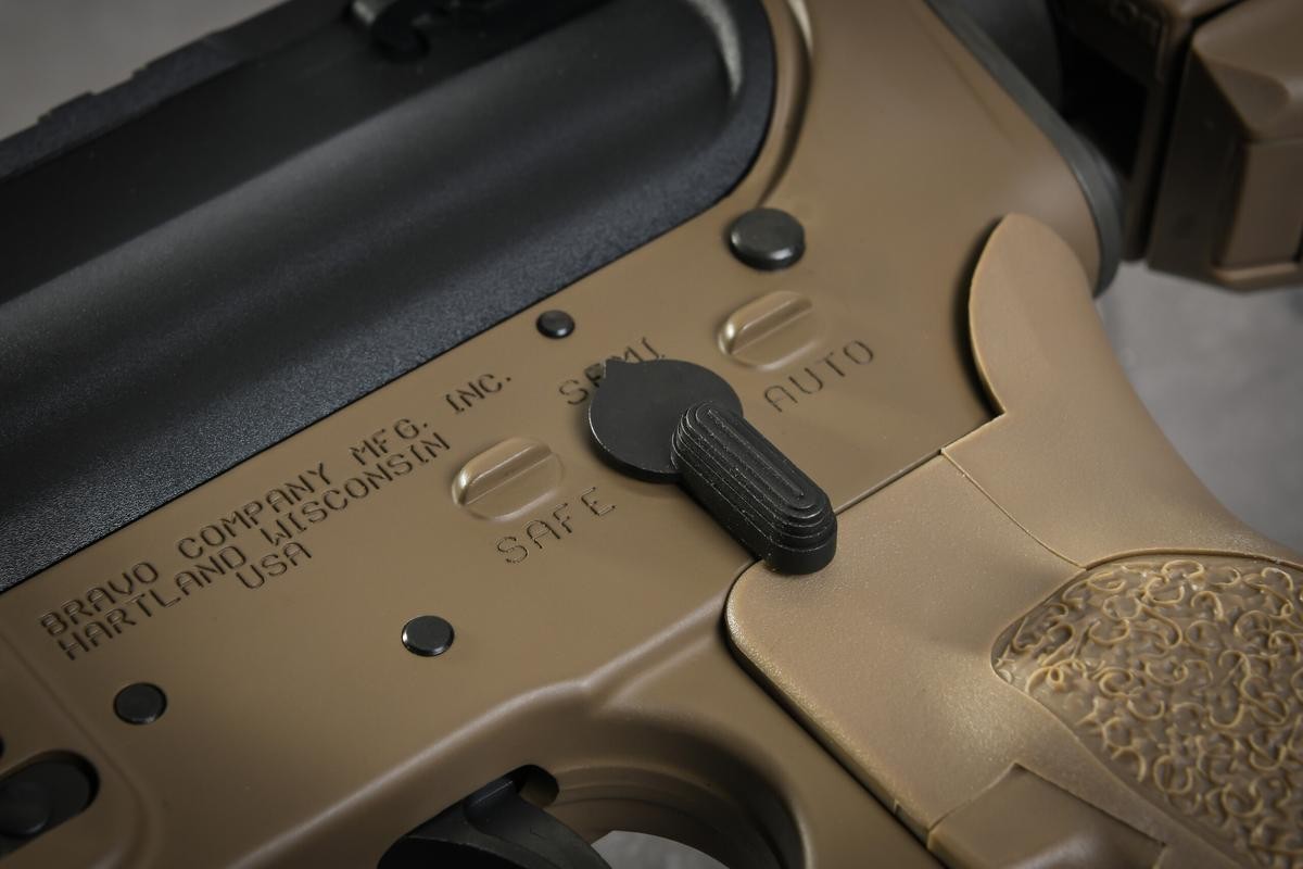 BCM MK2 MCMR 11.5" GBBR kaasukivääri - half tan