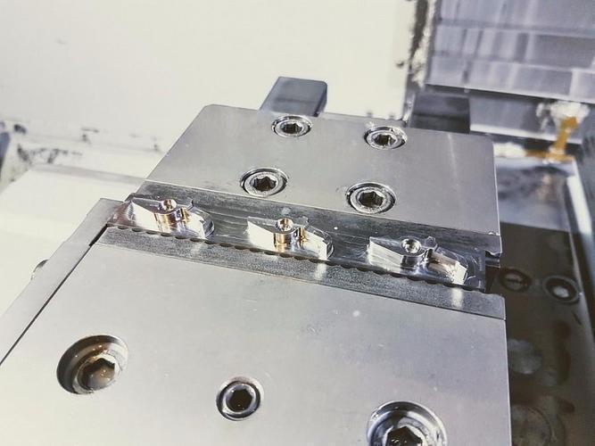 RetroArms CNC katkaisinvipu, versio 2